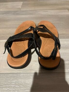 boc Black Strap Sandals with Tan Footbeds